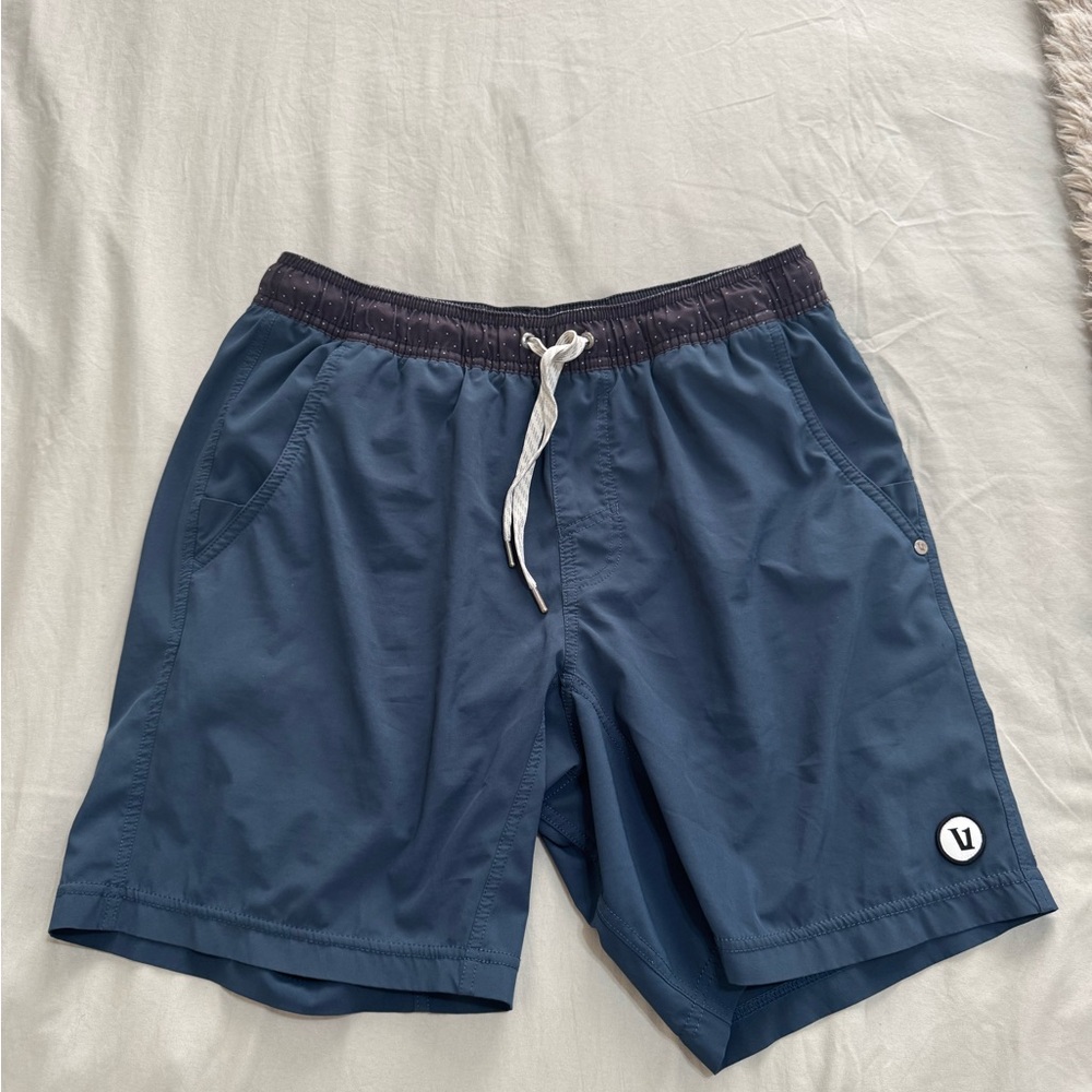 Men’s Blue Vuori lined shorts (size medium)